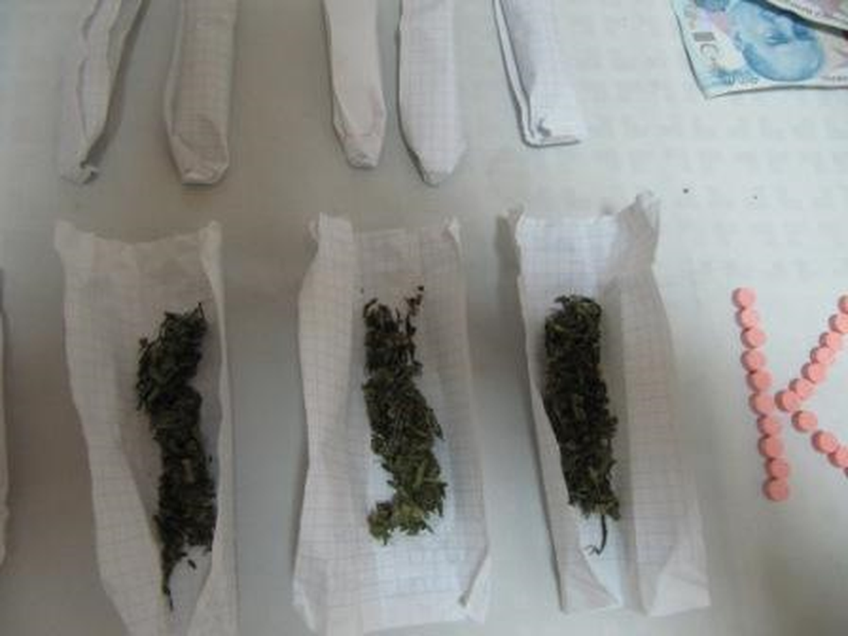 Kars\'ta 12 Gram Esrar Yakalandı