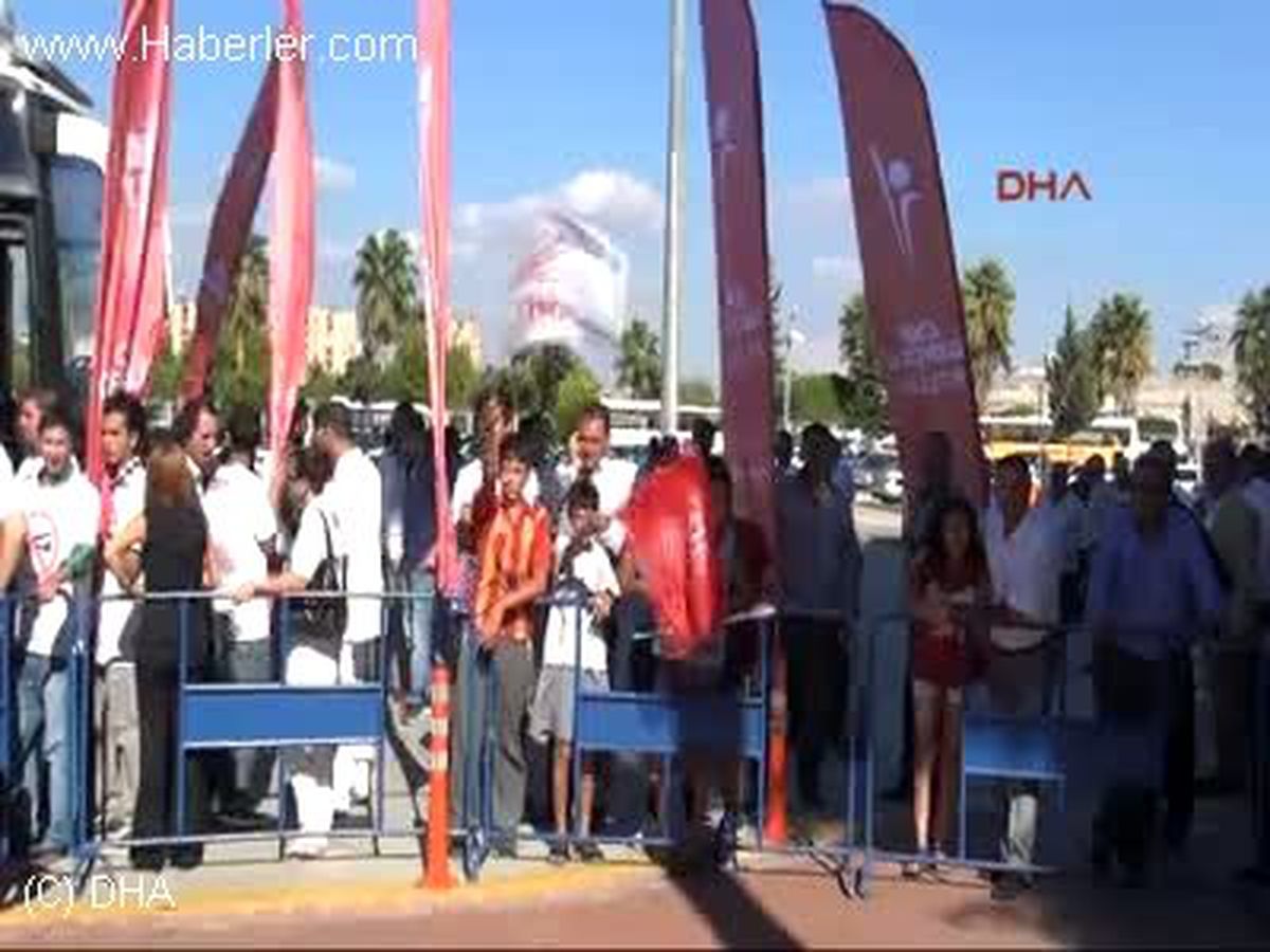 Kılıçdaroğlu Adana Mitinginde Erdoğan\'ın \'Kardeş Esad\' Bantını Dinletti