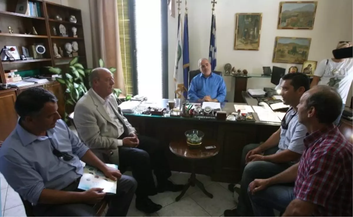 Kuzey Yunan Adaları\'ndan İzmir\'e Tam Destek