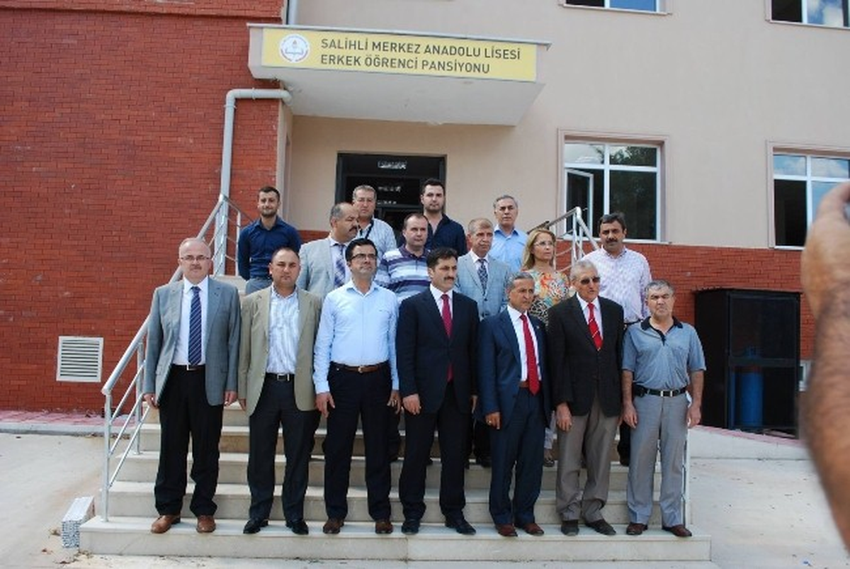 Manisa\'da Öğrencilere Kuru Üzüm Dopingi