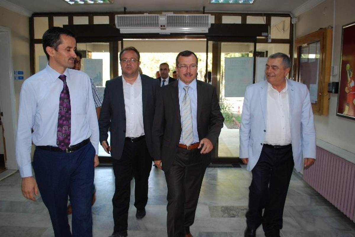 Manisa\'ya Engelliler Tribünü Yapılıyor