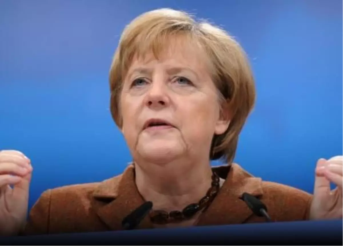 Merkel Yorgun Ama Emin