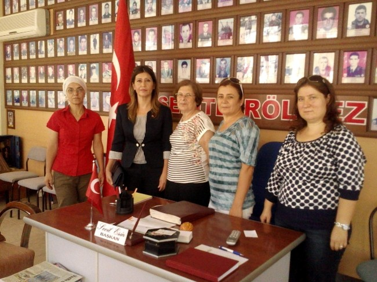 MHP\'li Kadınlar Gazileri Günlerinde Yalnız Bırakmadı