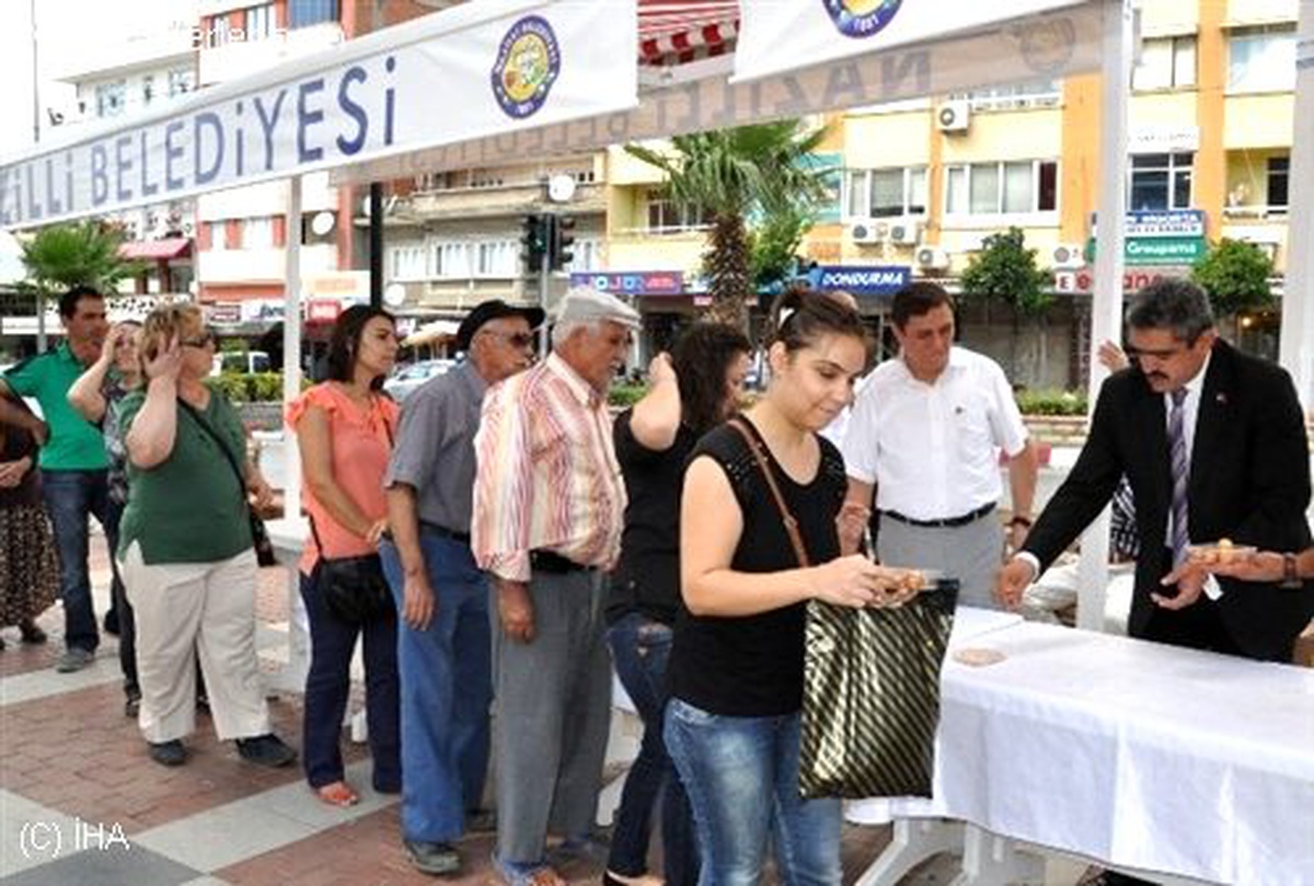 Nazilli\'de Menderes İçin Lokma Hayrı Yapıldı