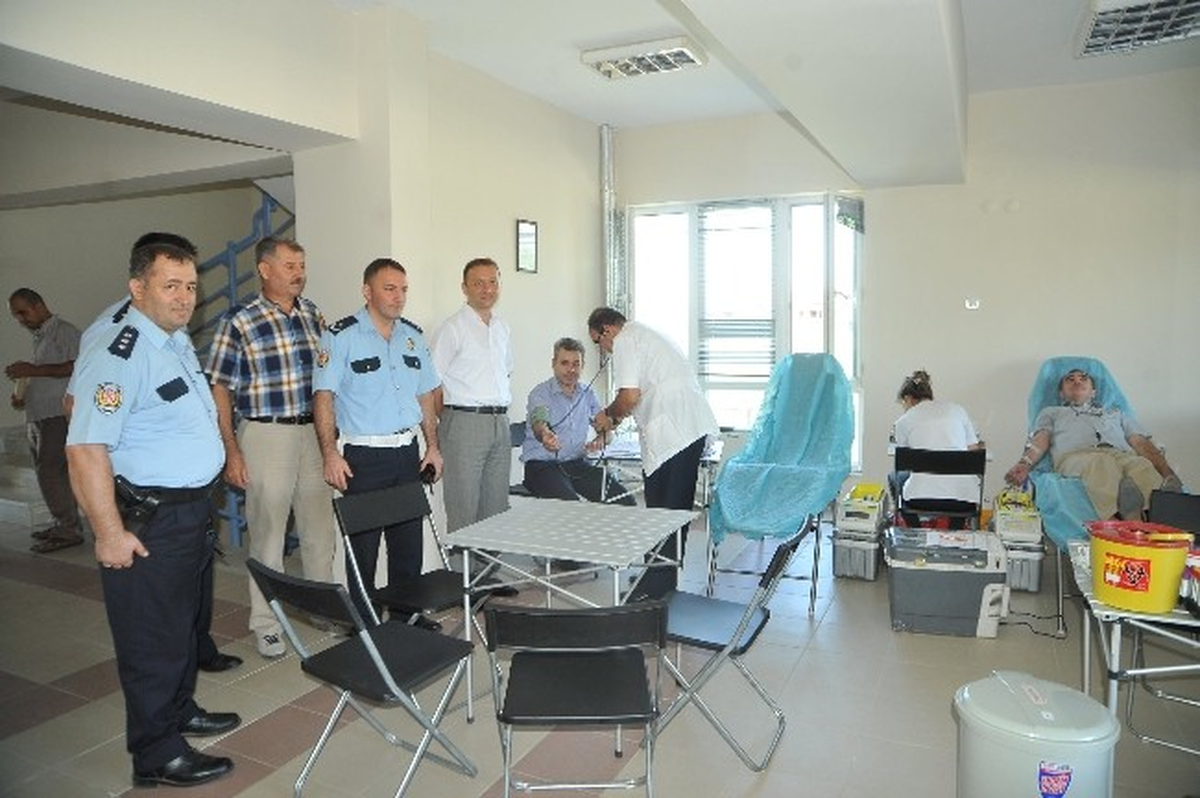 Nazilli Polisinden Kan Bağışı Kampanyasına Destek