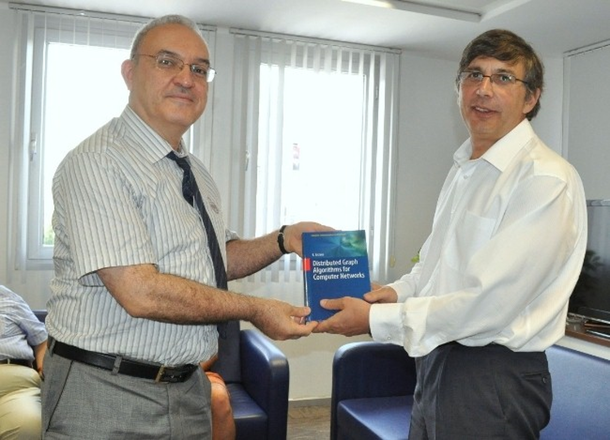 Nobel Ödüllü Andre Geim İzmir Üniversitesi\'e Konuk Oldu