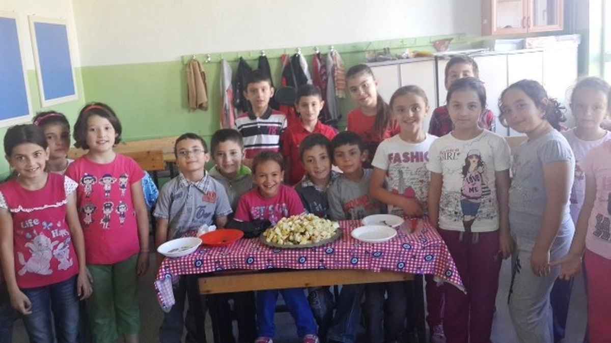Öğrenciler Meyve Salatası Yaptı