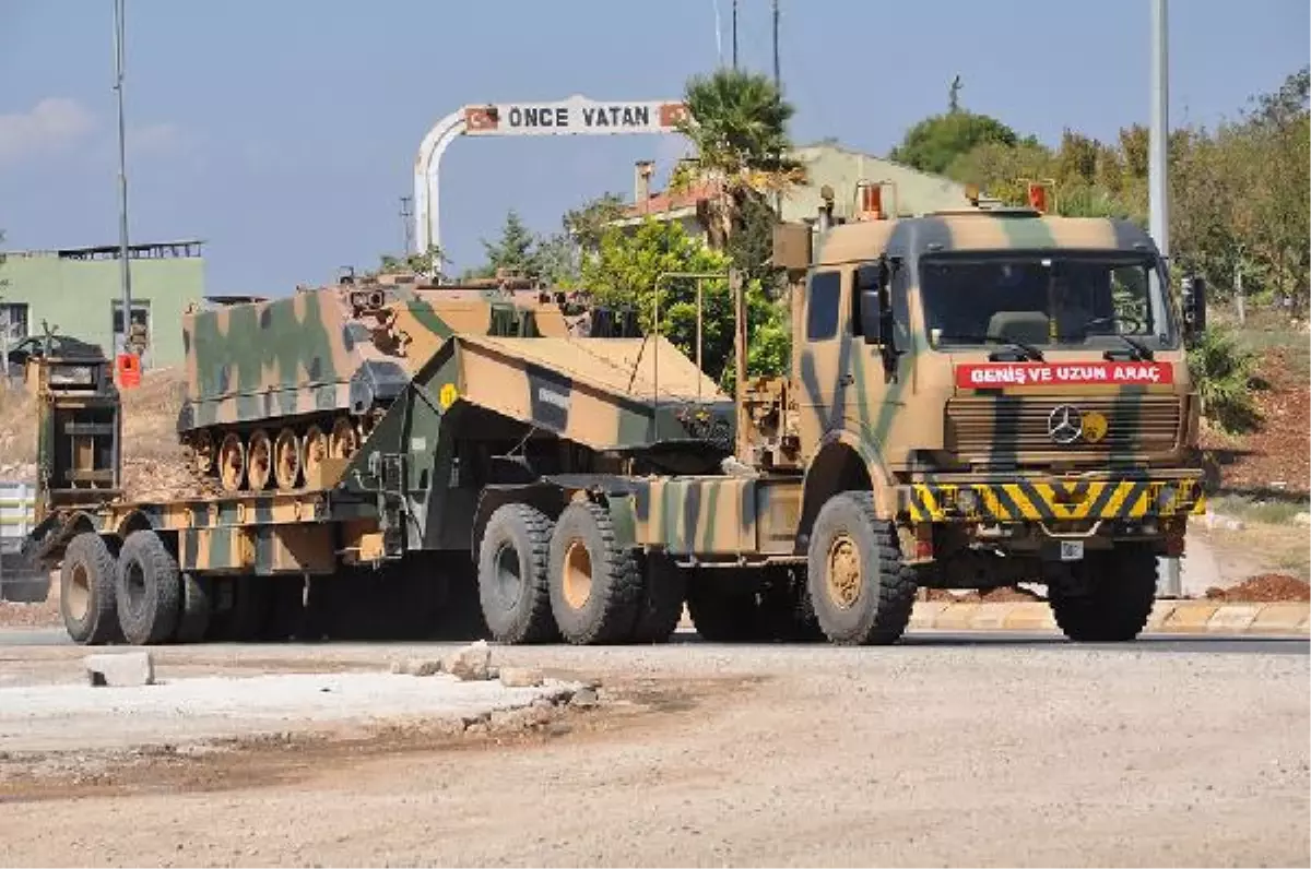 Reyhanlı Sınırına Askeri Araç Sevkiyatı