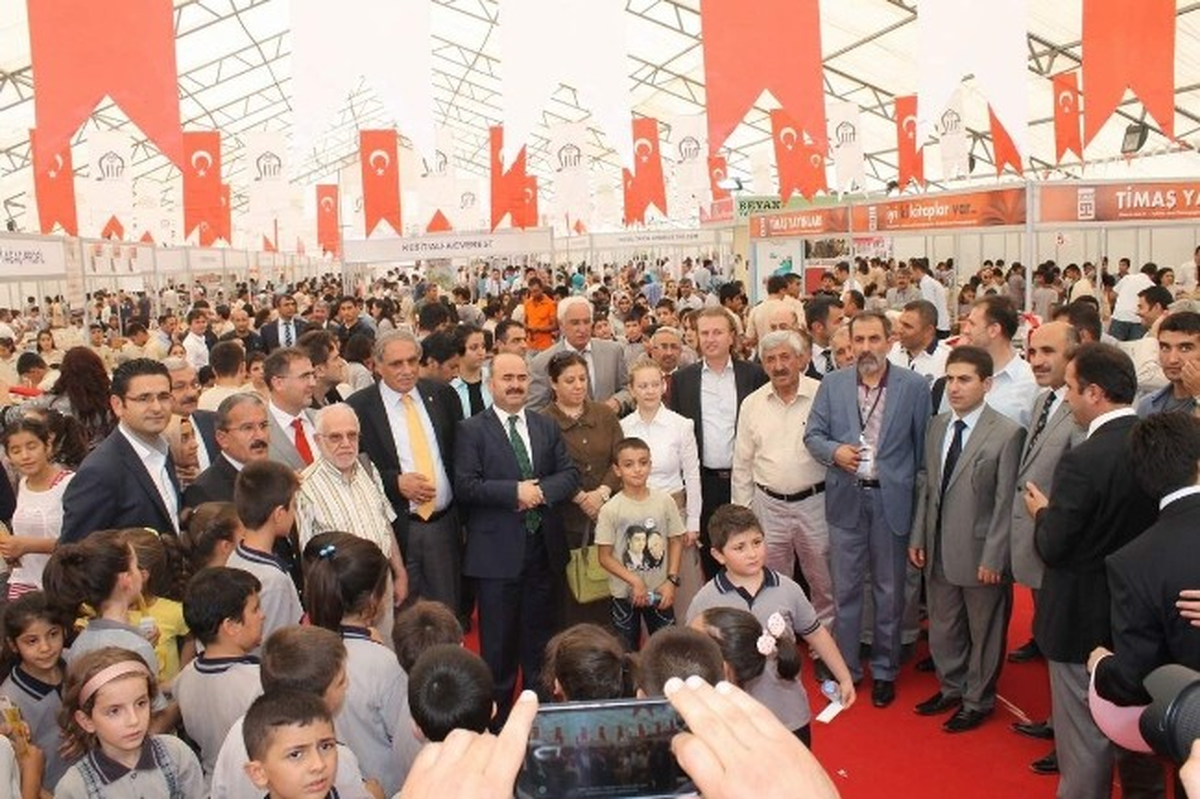 Siirt\'te İlk Kez Kitap Fuarı Açıldı