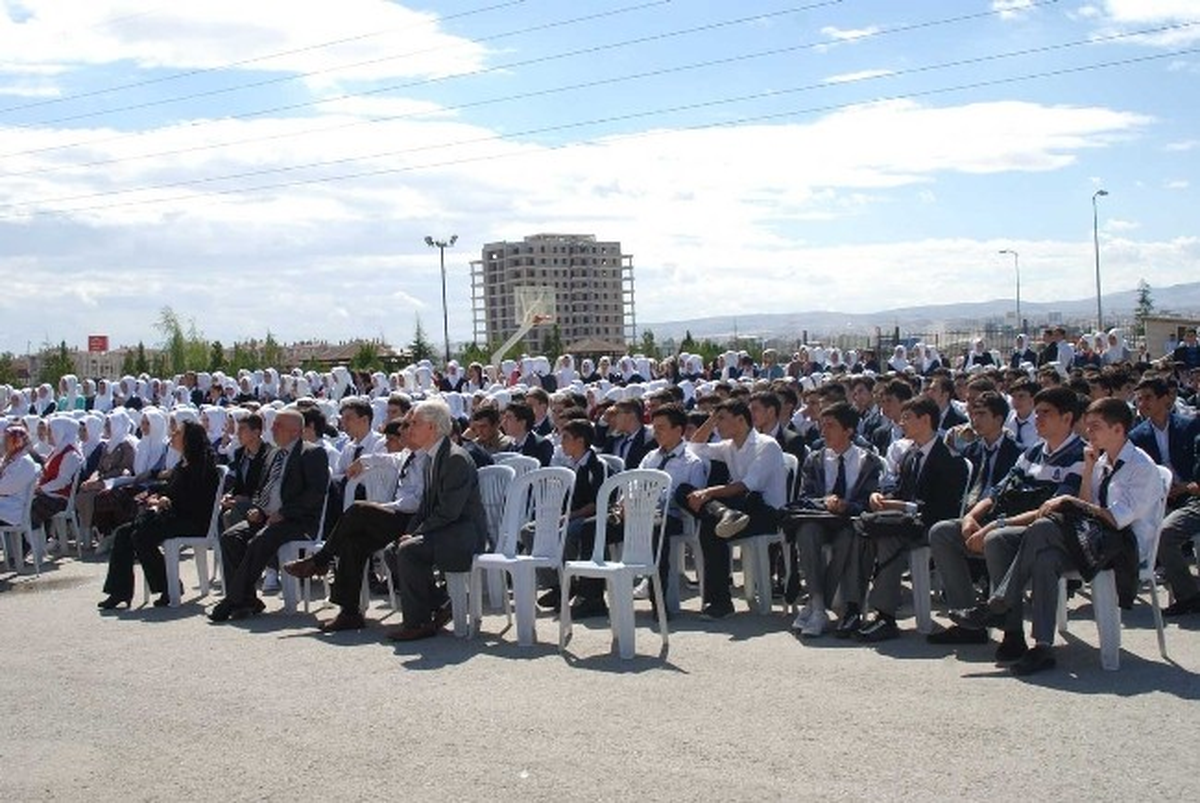 Sincan\'da Lise Öğrencileri İçin Animasyon ve Gösetiriler Düzenleniyor