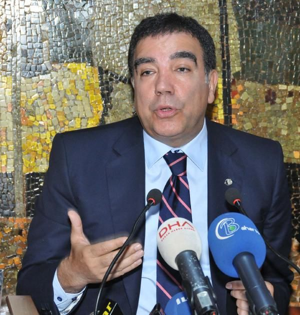 Toprak: Kendi Sınırını Denetleyemeyen Devlete Devlet, Hükümete Hükümet Denmez