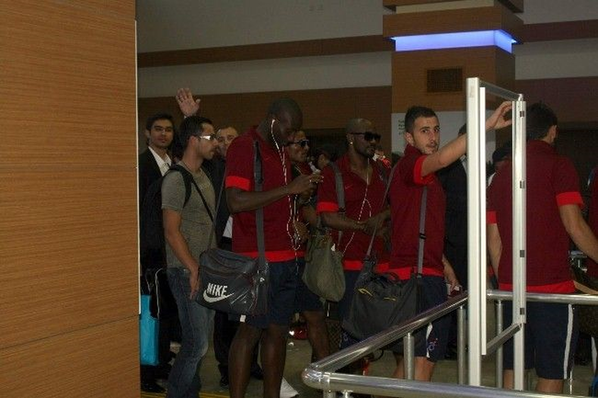 Trabzonspor Kafilesi Ülkeye Dönüşte Bu Kez Rodos\'a Uğradı