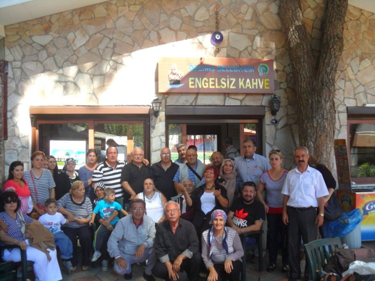 "Tüm Ege Engelliler Derneği" Üyeleri Engelsiz Kahve\'ye Hayran Kaldı