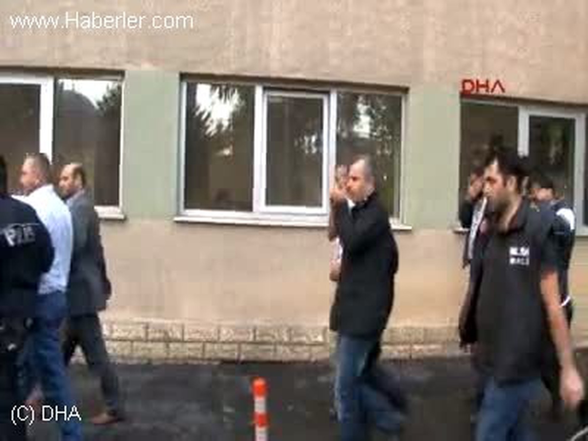 Yolsuzluk Operasyonunda Gözaltına Alınanlar Sağlık Kontrolünden Geçirildi.