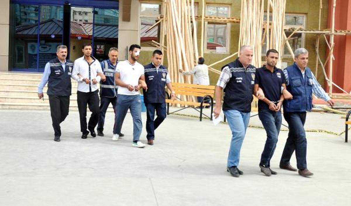 4 Kişinin Yaralandığı Tüfekli Kavganın Şüphelileri Adliyeye Sevk Edildi