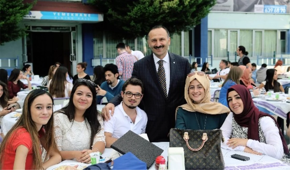 "8. İhlas Koleji Mezunlar Derneği Pilav Günü" Yapıldı