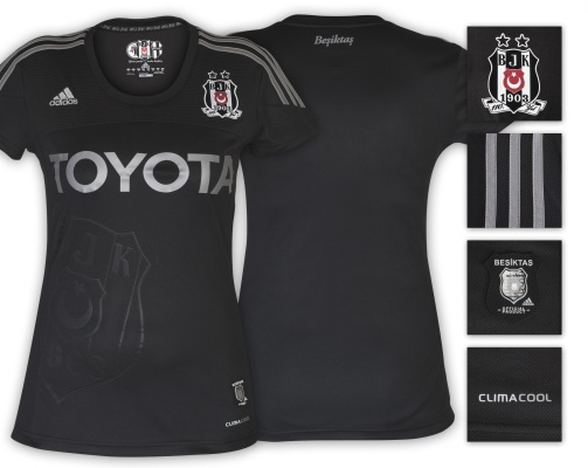 Beşiktaş'ın Siyah Kadın Forması Vitrinlerde