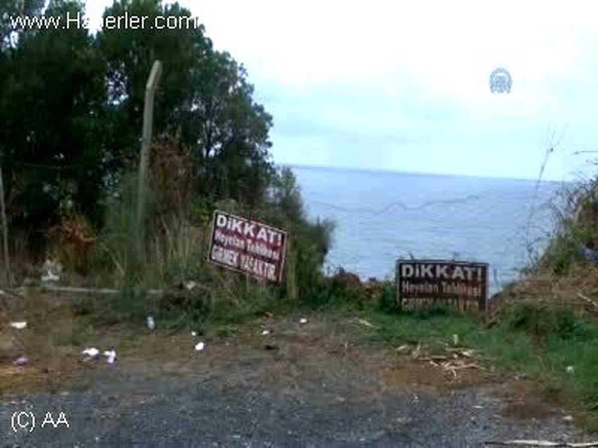 Akçakoca\'da heyelan riski nedeniyle iki ev boşaltıldı DÜZCE