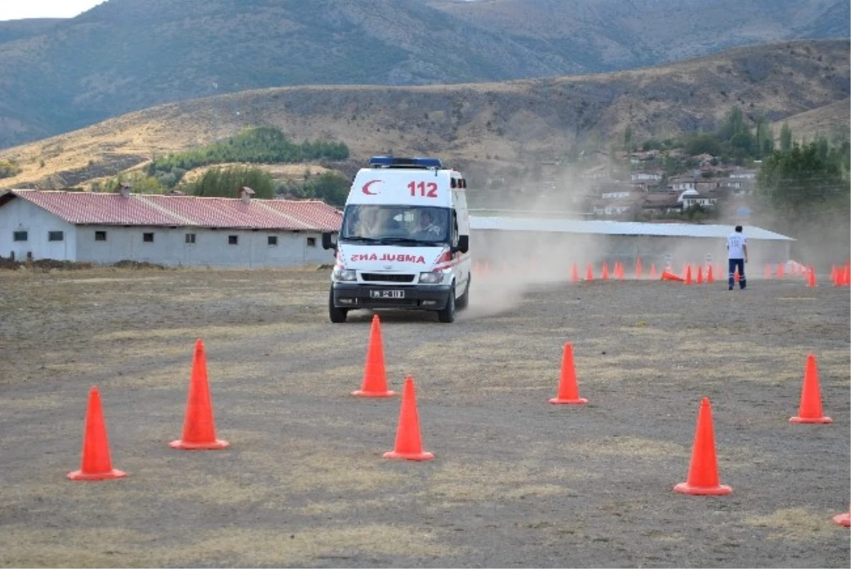 Amasya\'da 112 Personeline Ambulans Sürüş Eğitimi