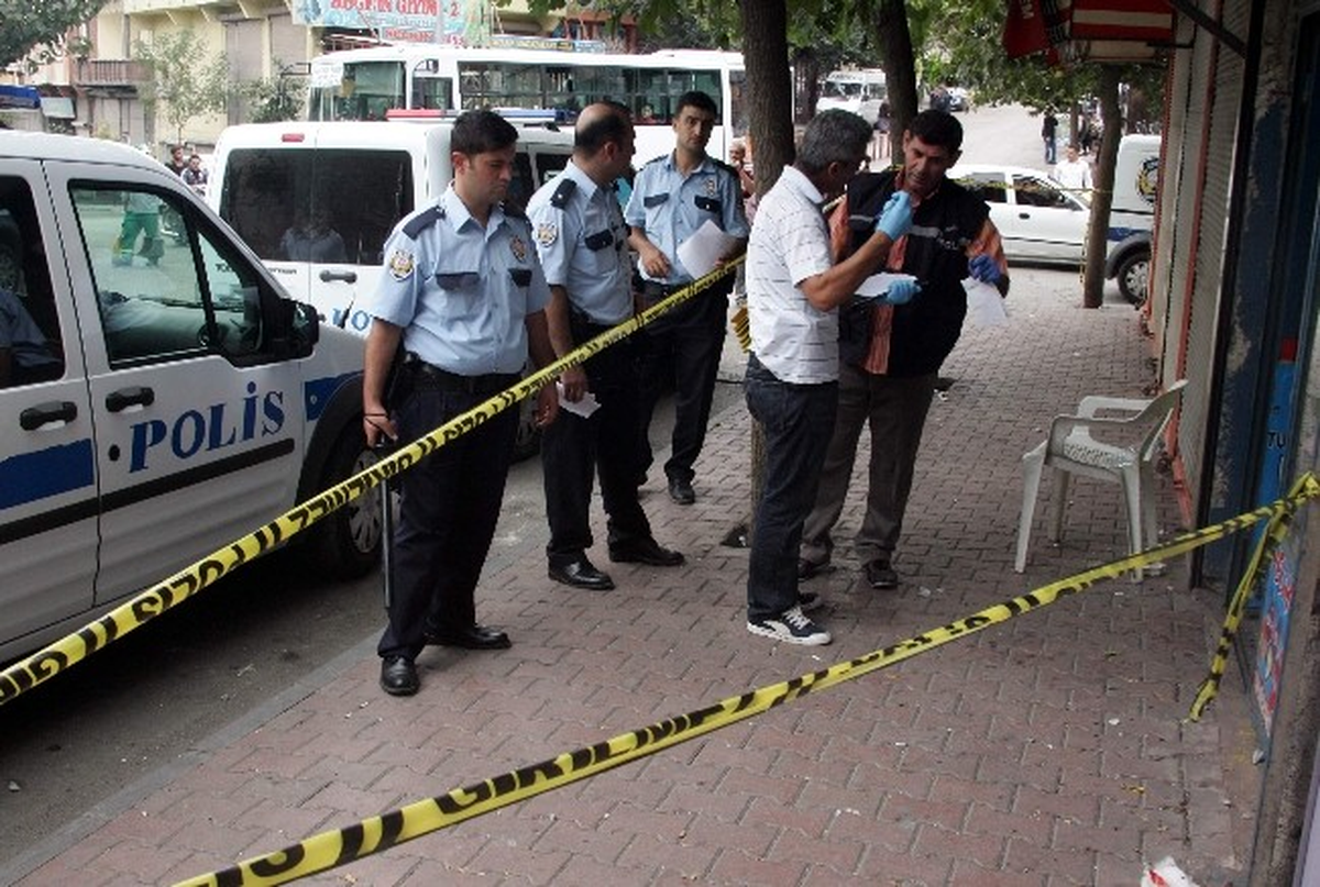Amca Çocuklarının Alacak Verecek Kavgası: 4 Yaralı