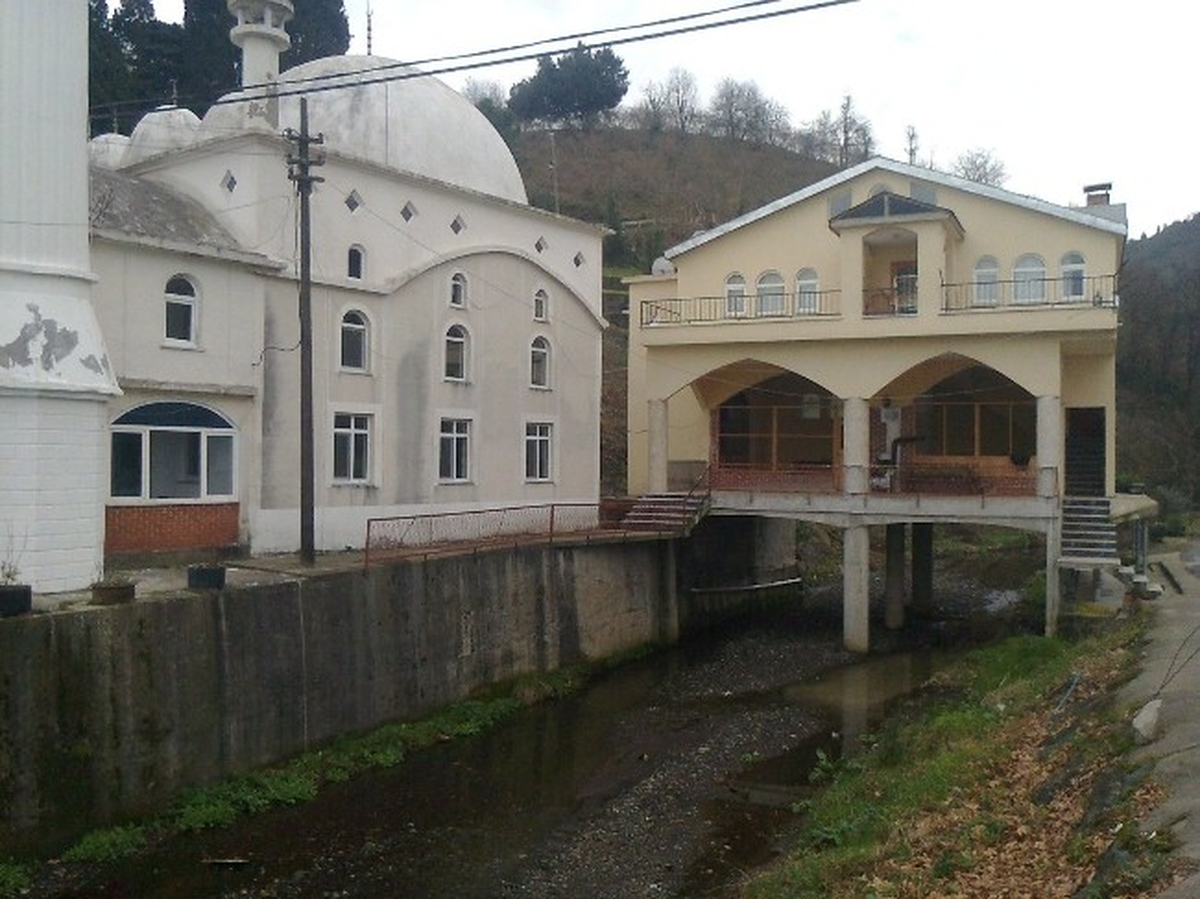 Derenin İçine Lojman Yaptılar