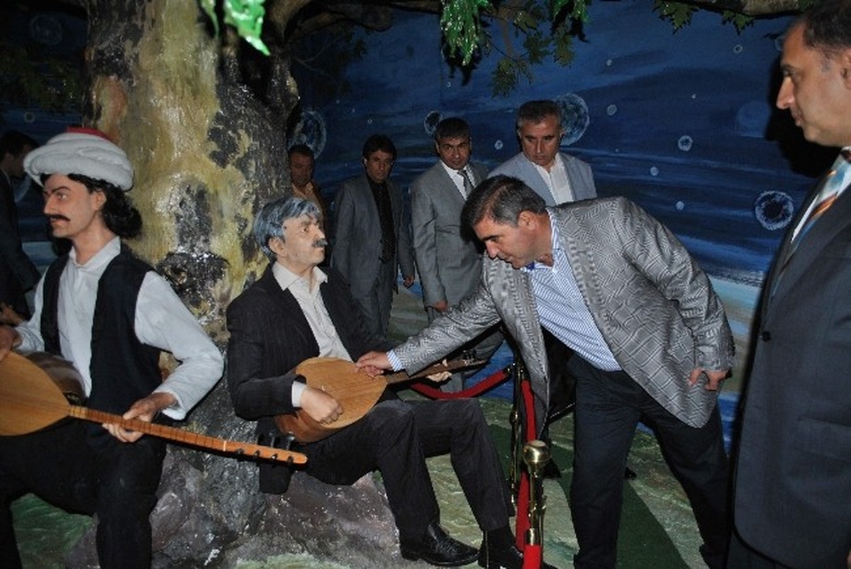 Dünyaca Ünlü Efsane Aşıklar Bu Müzede Buluştu