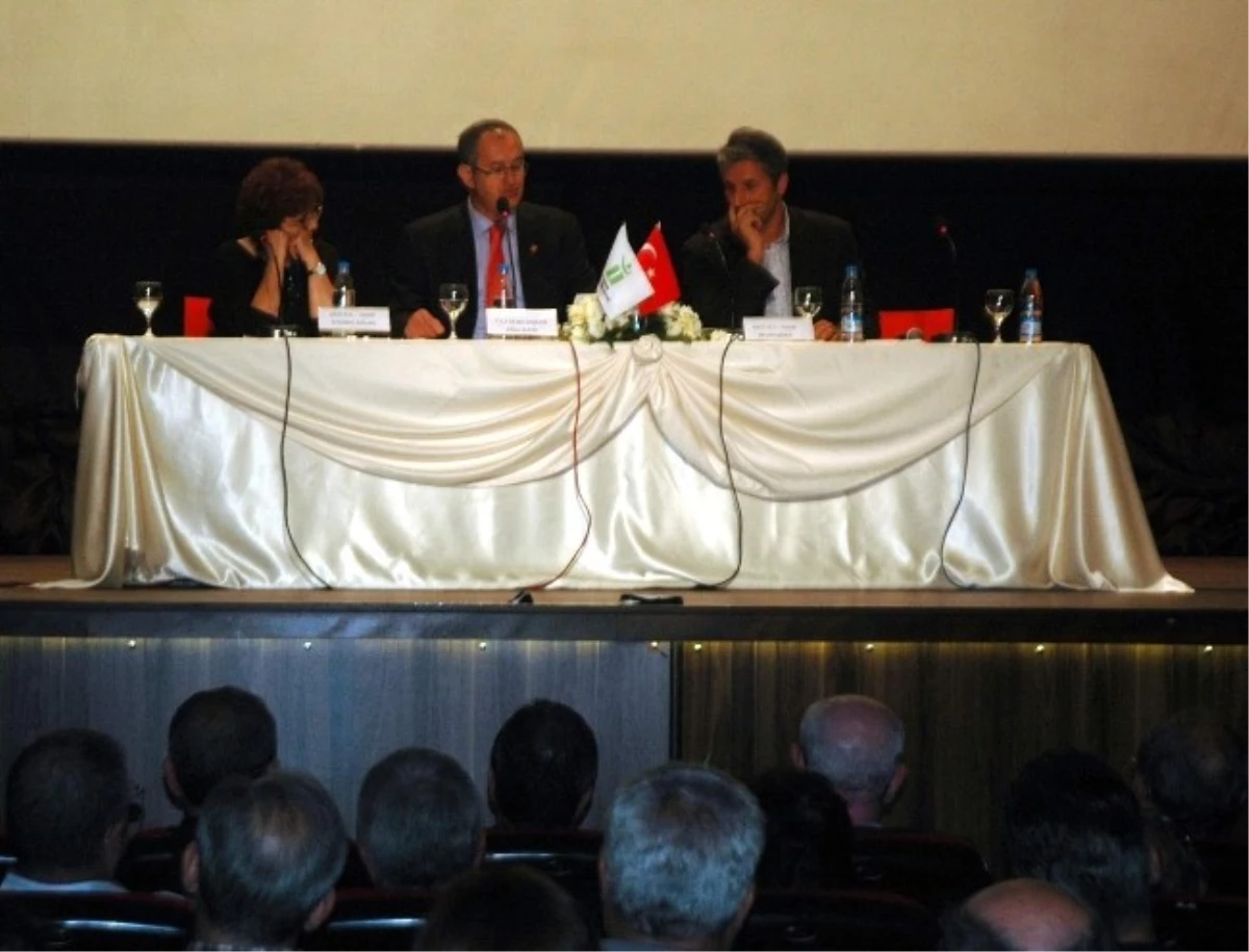 Eskişehir\'de \'Türk Medyasının Bugünü\' Paneli