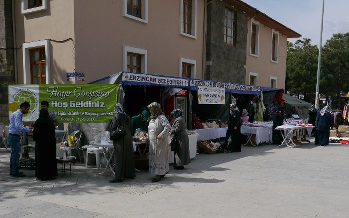 Hayır Çarşısı Açıldı