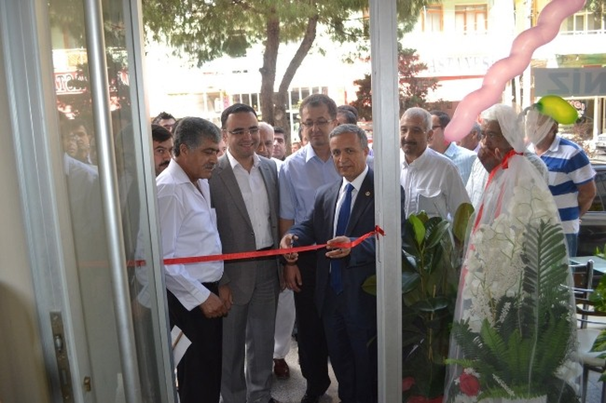 Kula\'da Yöresel Ev Yemekleri Lokantası Açıldı
