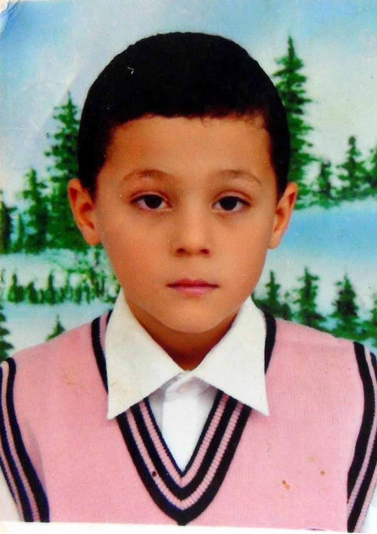 Minik Öğrenci Okulda Dolabın Altında Kalarak Öldü