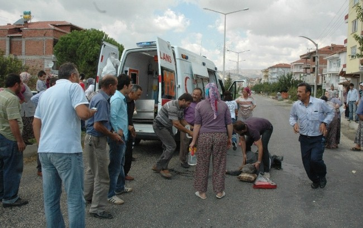 Motosiklet Otomobille Çarpıştı: 1 Yaralı