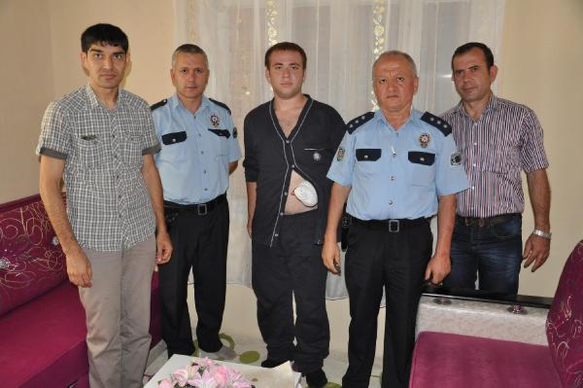 Parmağını Kurtaran Polislere Teşekkür