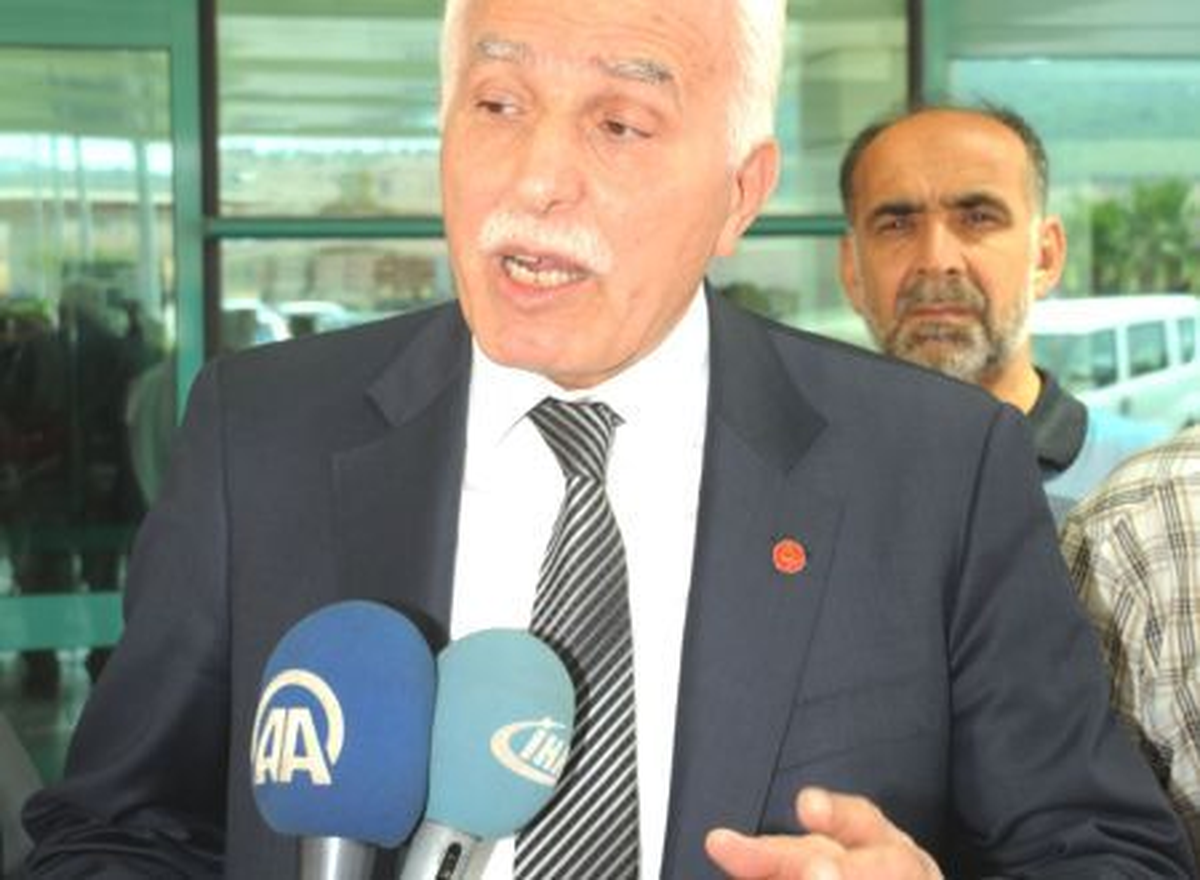 Saadet Partisi Genel Başkanı Kamalak \'Başörtüsü Kararını\' Eleştirdi