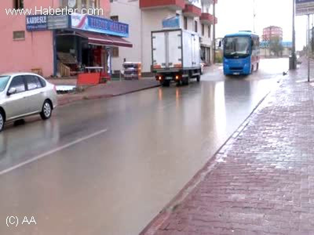 Sağanak yağmur NİĞDE