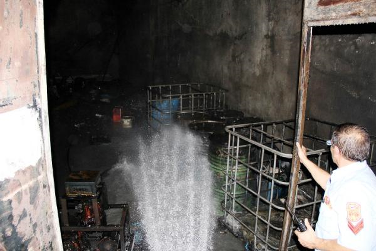 Şanlıurfa\'da Akaryakıt Deposunda Yangın