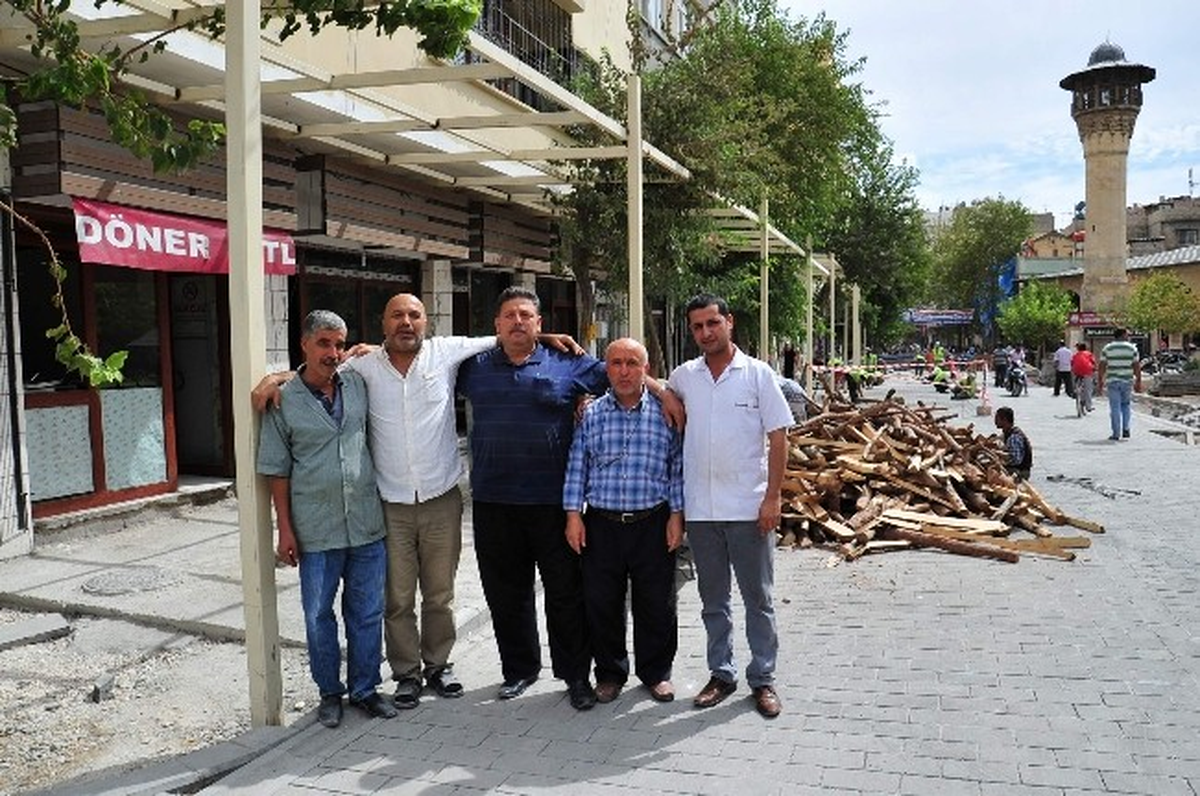 Şehitler Caddesi Esnafından Başkan Tahmazoğlu\'na Teşekkür