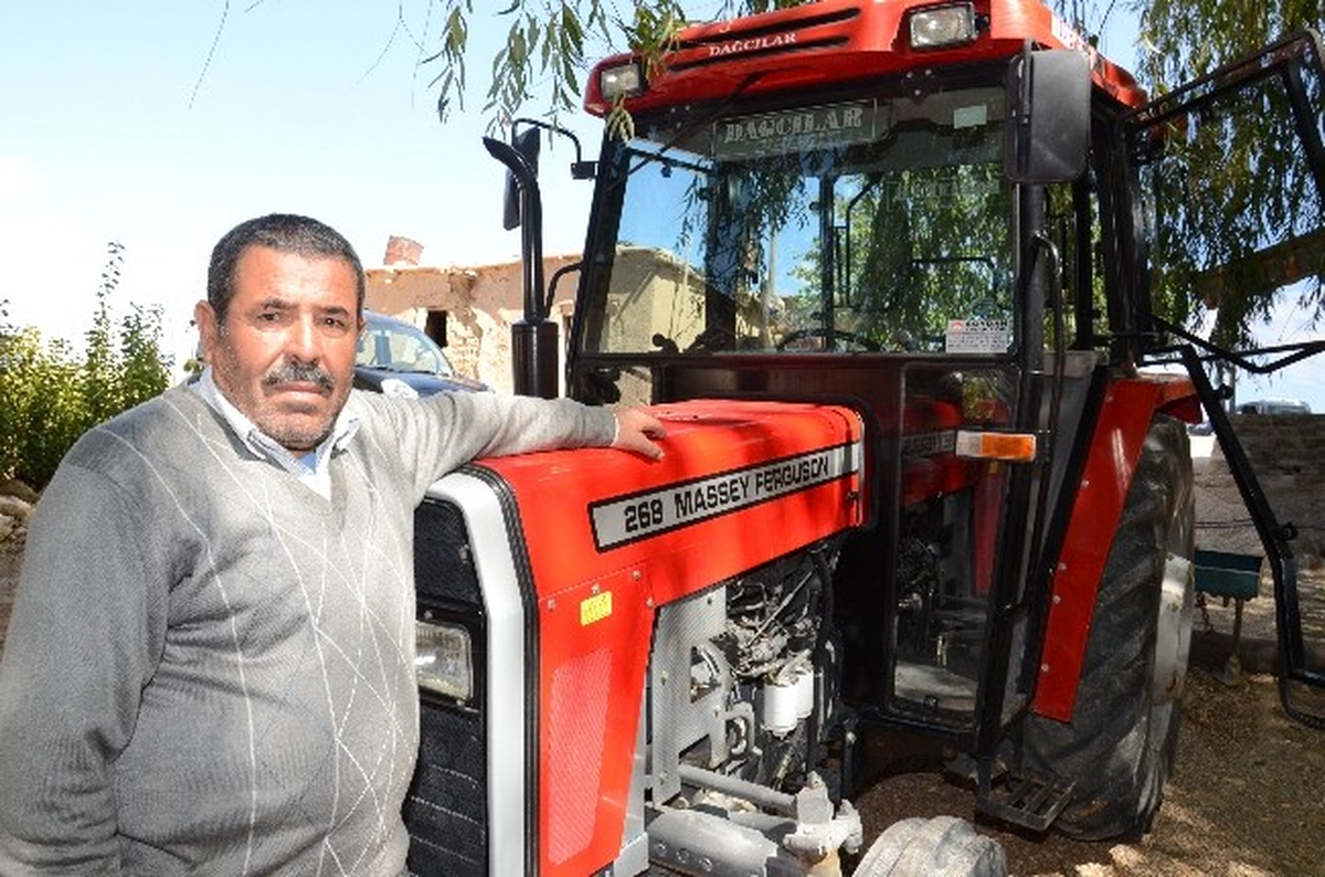 Sigara Parasına Traktör Aldı
