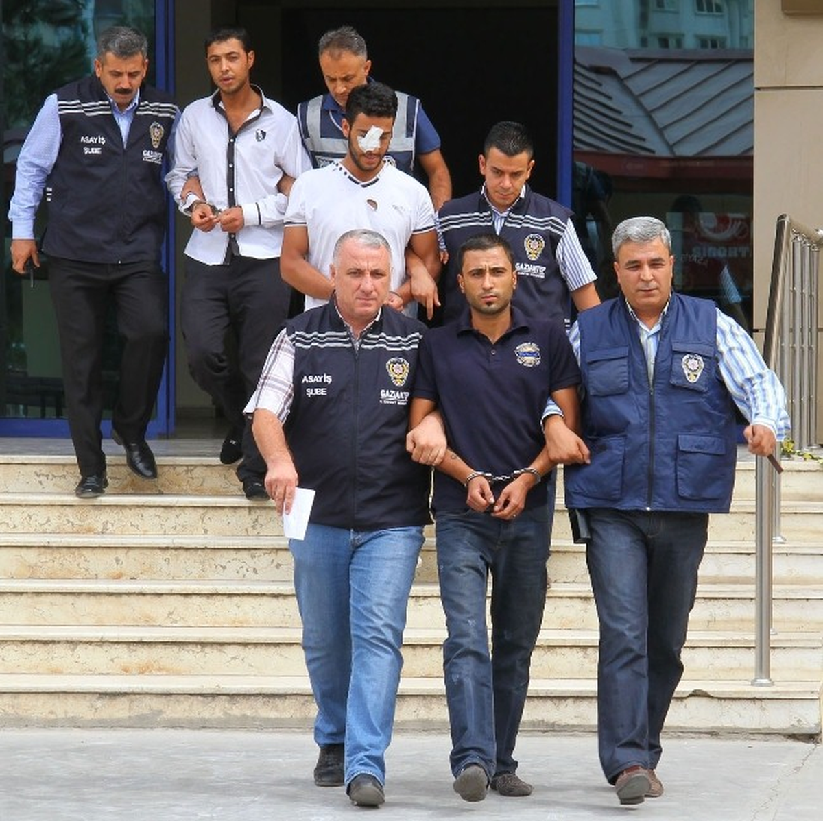 Silahlı Kavganın Zanlıları Adliyeye Sevk Edildi