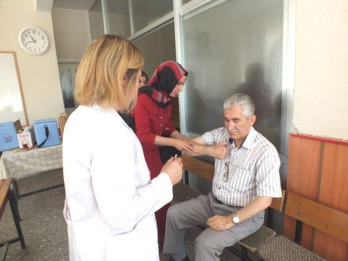Simav\'da Hacı Adaylarına Aşı