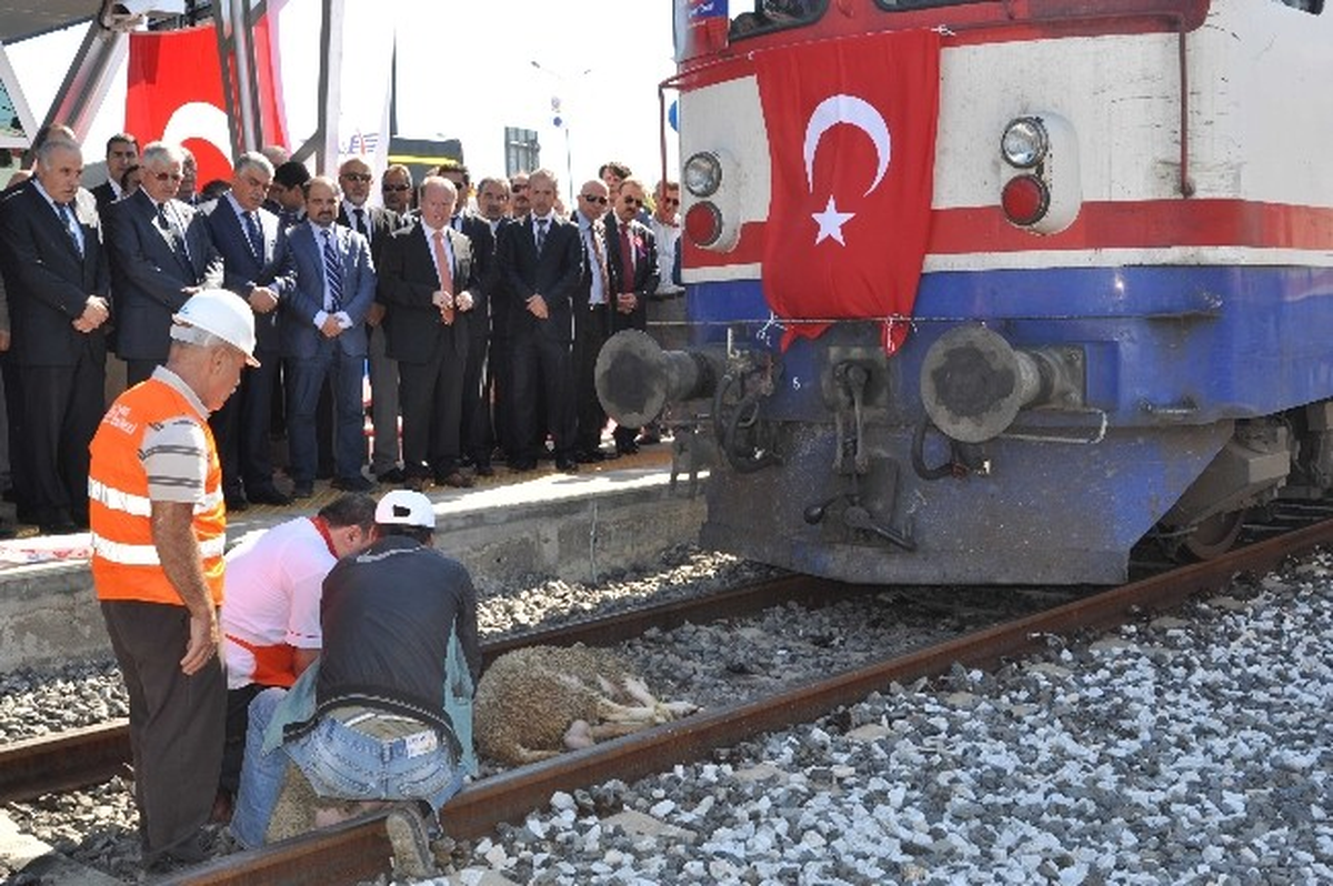 Tekirdağ\'dan Avrupa\'ya İlk Elektrikli Tren Yola Çıktı