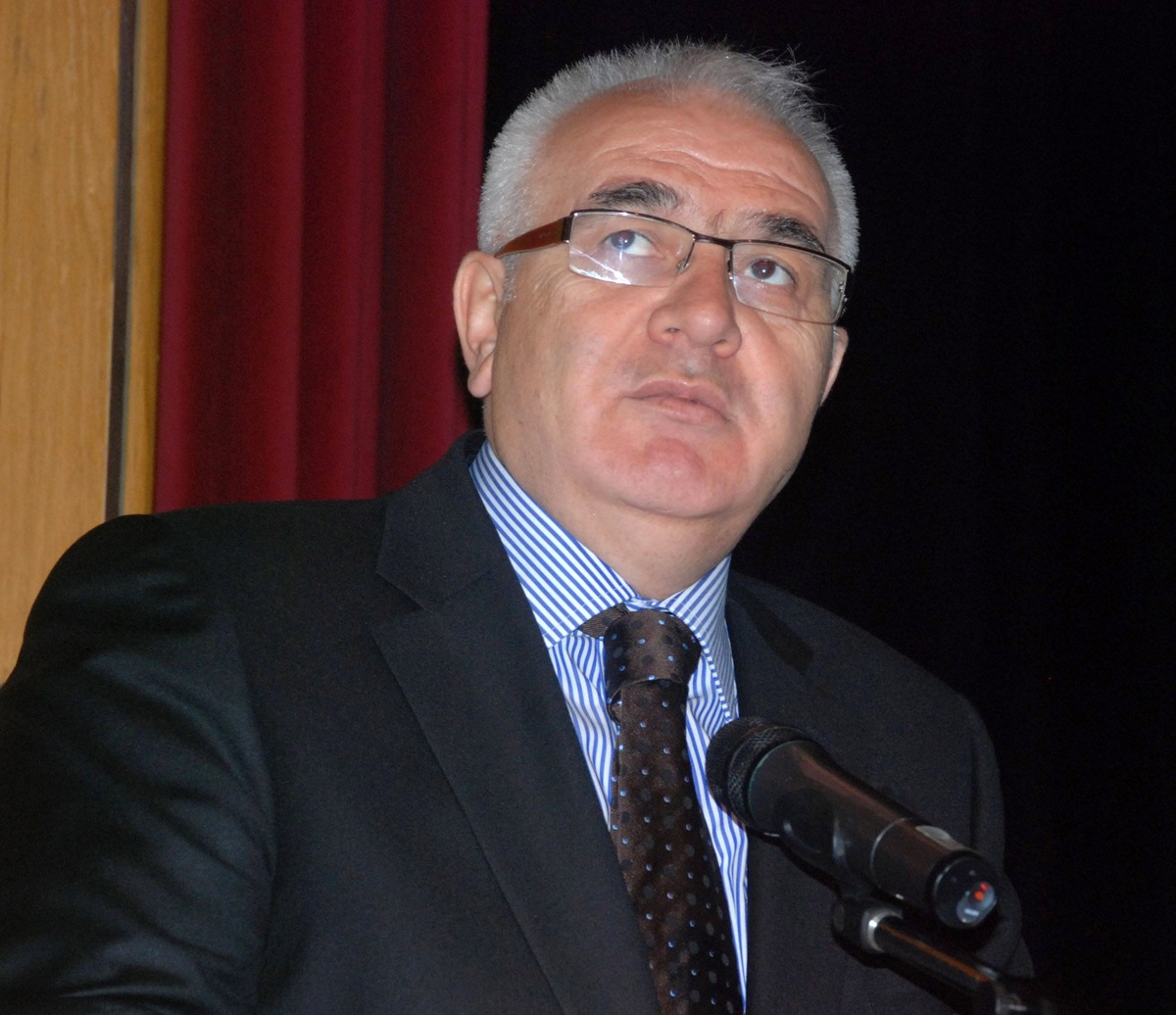 Vali Çakır, Kokulu Üzümden Organik Pekmez Yaptı