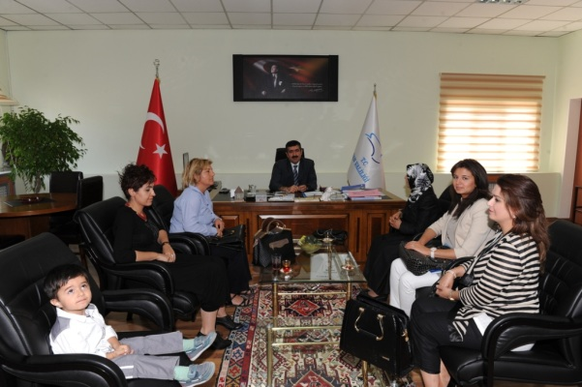 Vali Doğan, Türkiye Beyazay Derneği Üyelerini Makamında Kabul Etti