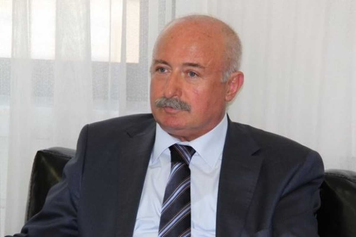 Vali Yüksel: Yaya Geldiler, Yaya Gittiler