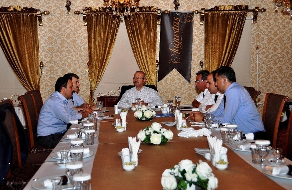 AK Parti\'de Başkanlar Toplandı