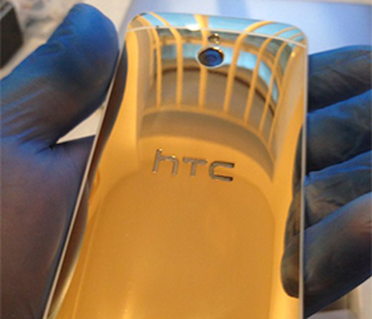 Altın Kaplamalı Htc One Mini Geliyor