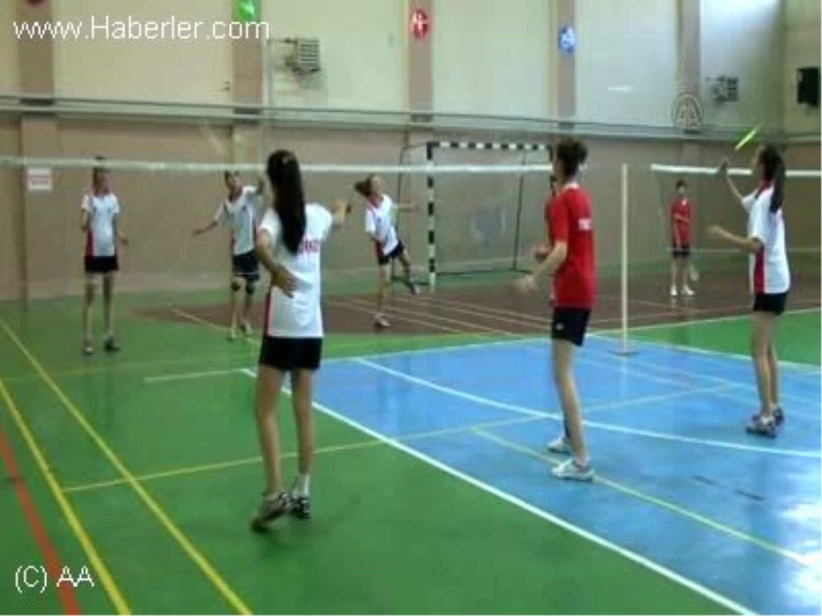 Badmintoncuların başarısı ERZİNCAN