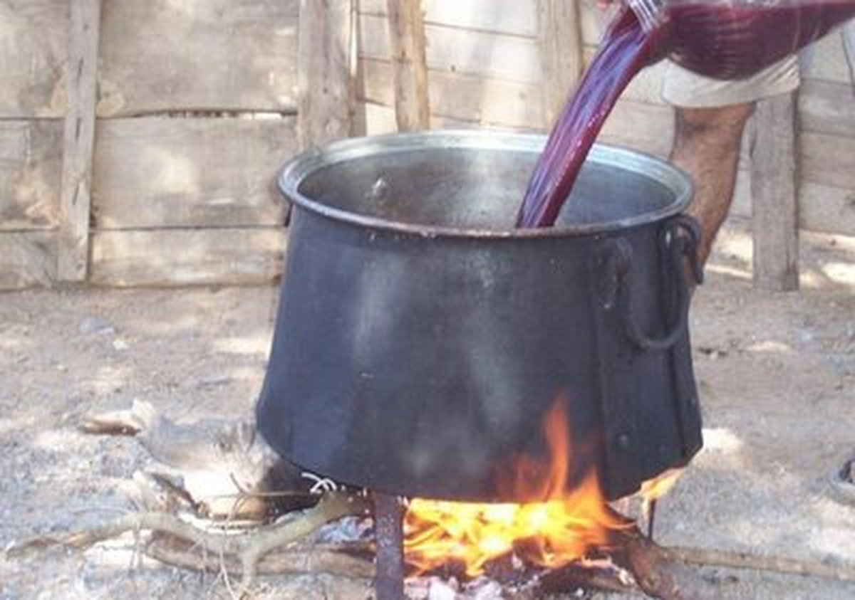 Başmakçı\'da Pekmez Kaynıyor