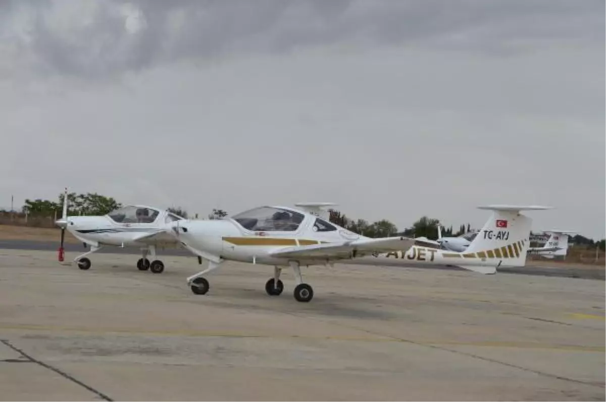 İşadamı Özyeğin\'den Pilot Adayı Öğrencilere: Pilotlar, Banka Müdürlerinden Çok Para Kazanıyor