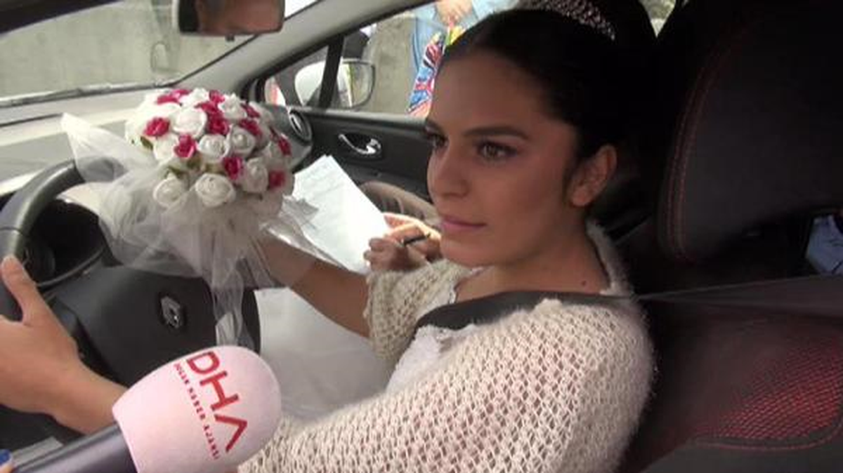 Gelinlikle Direksiyon Başına Geçip Ehliyet Sınavına Girdi