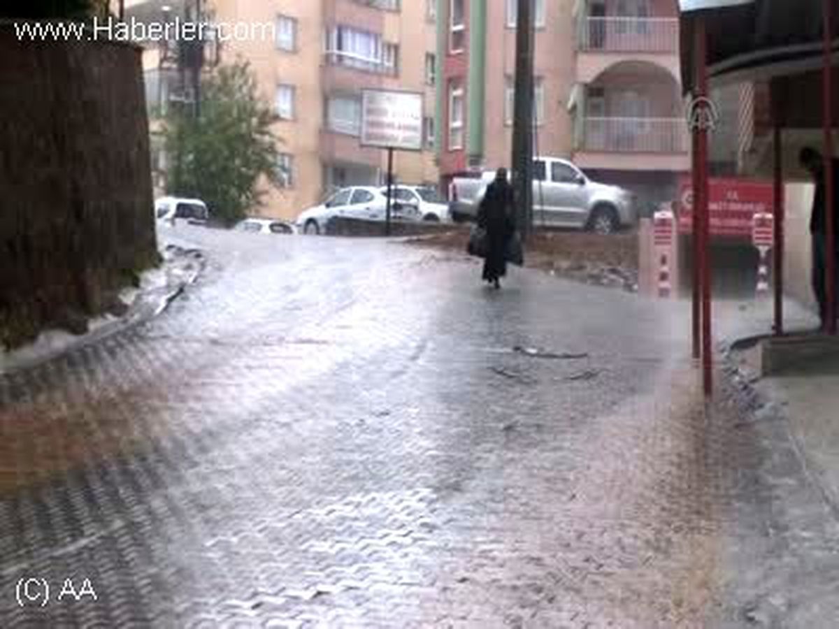 Sağanak etkili oldu BİTLİS